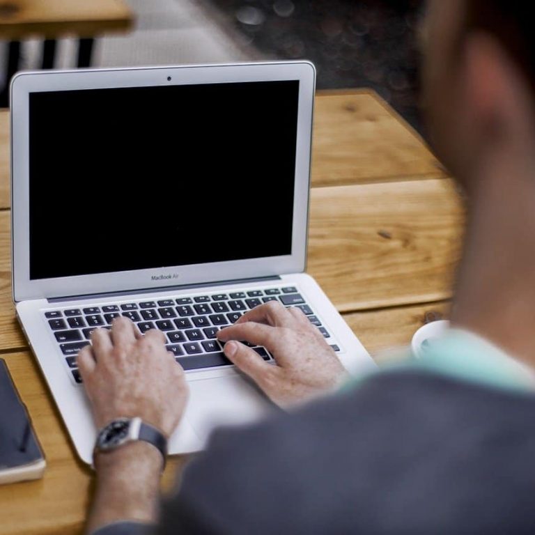 blogging-336375_1280